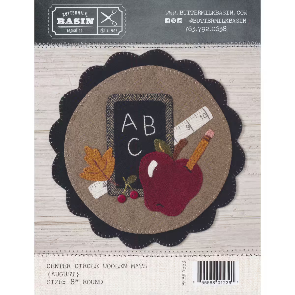 Photo of Buttermilk Basin Pattern in Center Circle Woolen Mats - August - Wool Applique